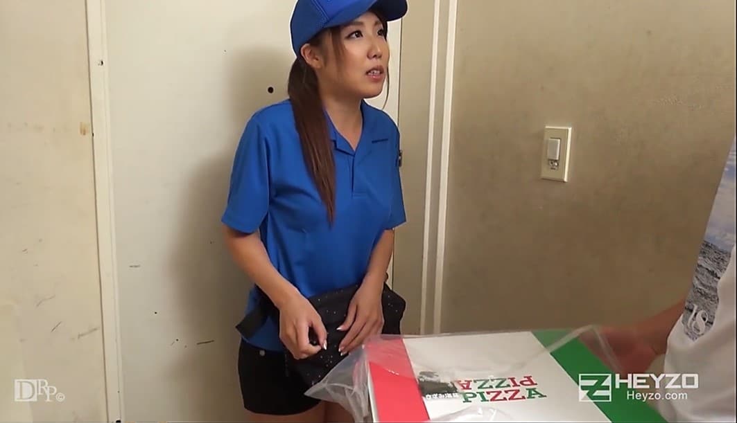 Naughty Delivery Pizza And A Creme Pie Rina Uchimura Jav XXX Porn